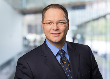 Thorsten Zwiener, Public Auditor, Partner, Corporate Finance