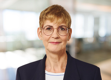 Andrea Bruckner, Wirtschaftsprüferin, Steuerberaterin, Vorsitzende des Vorstands