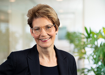 Andrea Bruckner, Mitglied des Vorstands<br> Wirtschaftsprüferin, Steuerberaterin