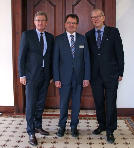 Wirtschaftsminister Dr. Bernd Buchholz, Landrat Torsten Wendt und Jan-Christian Erps (Of Counsel BDO Legal)