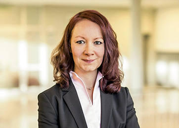 Sabine Welsch, Steuerberaterin, Senior Managerin, Service-Center Payroll & Accounting<br>Compliance Zentrale