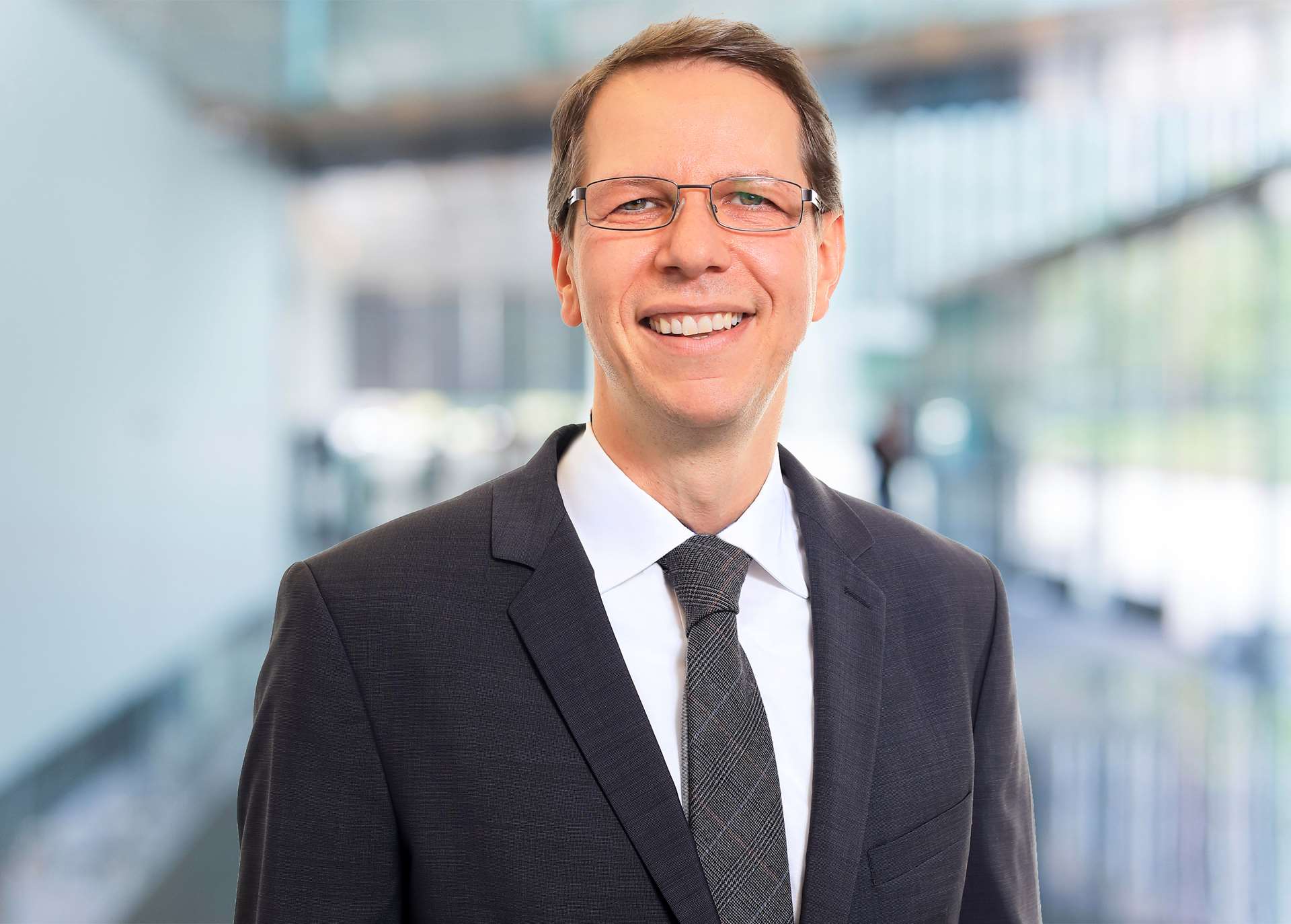Oliver Rupp, Senior Manager, Financial Services <br>Diplom-Betriebswirt (FH)